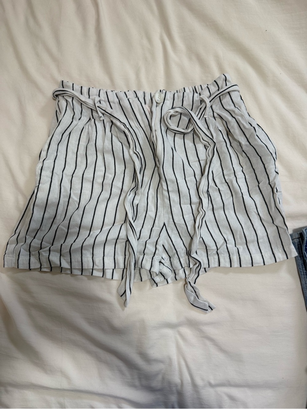Striped High-Waist Tie-Front Women's Shorts in White